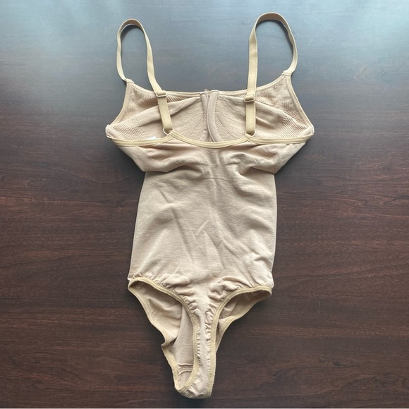 Body Wrap The Pinup Bodysuit with Underwire Size Size - Picture 4 of 10